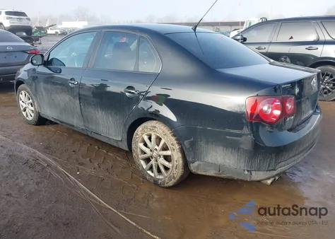 2010 Volkswagen Jetta Limited Edition from USA, damaged, VIN 3VWAX7AJ6AM131672